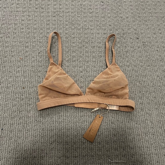 NWT Skims Triangle Bralette in color Clay - a perfect nude - Picture 4 of 5
